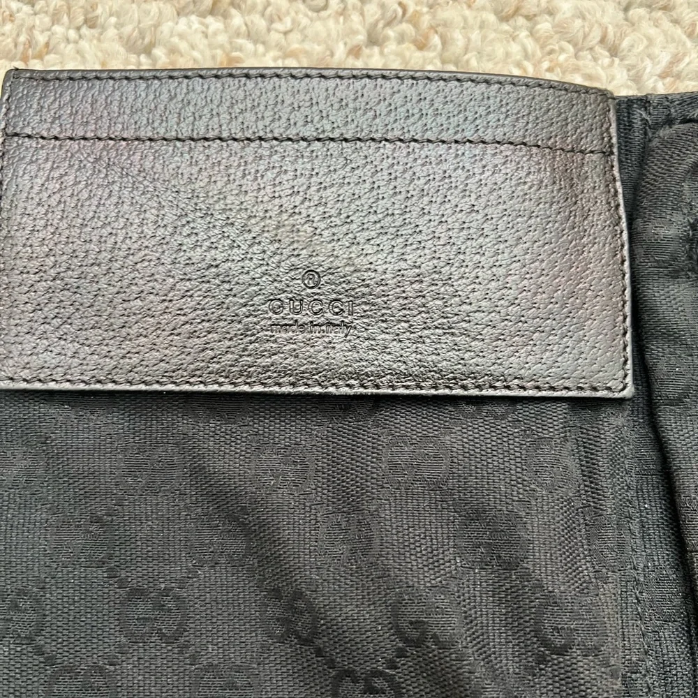 Gucci Black Belt Bag with Dual Pockets - Picture 2 of 9